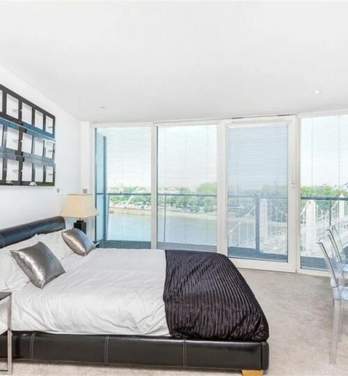 3 bed flat for saleQueenstown Road, Centurion Building, Chelsea, London SW8