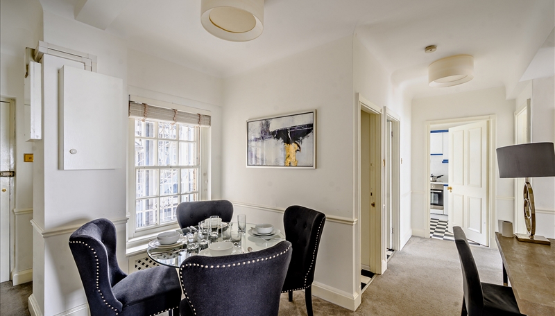 Spacious 2-Bedroom Apartment For Rent in Pelham Court, Chelsea Prime London SW3
