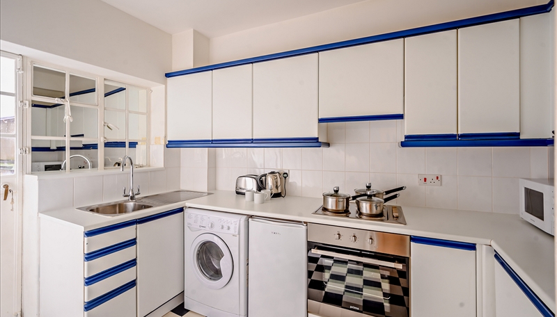 Spacious 2-Bedroom Apartment For Rent in Pelham Court, Chelsea Prime London SW3