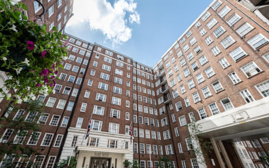 Spacious 1-Bed Apartment for Sale in Park West, Edgware Road W2