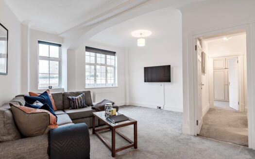 Spacious 2-Bed Apartment Opposite Regent’s Park